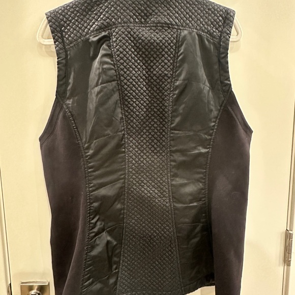 Athleta Black Mixed Media Sleeveless Front Zip Vest Medium - Picture 2 of 4